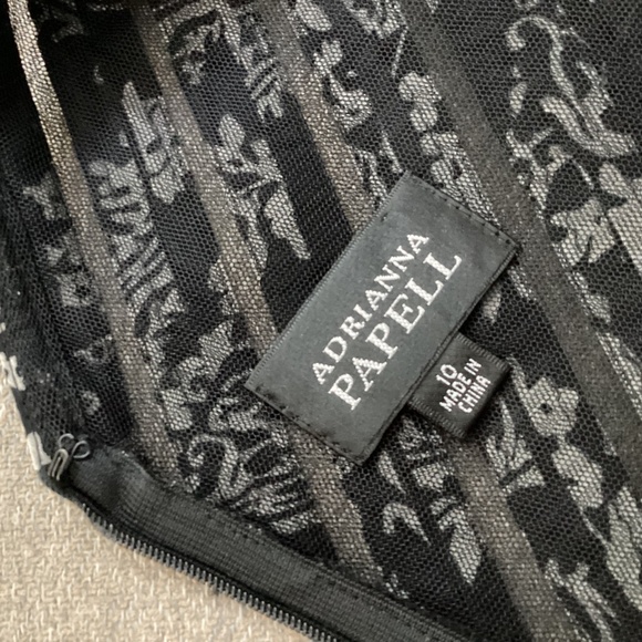 ADRIANNA PAPELL BLACK WHITE FLORAL DESIGN DRESS Size 10 - Picture 4 of 16